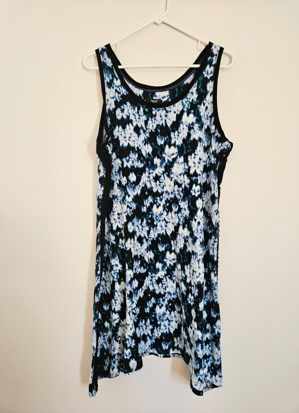 5/$30 Simply Vera Wang Sleeveless Shift Dress w/ Floral Pattern, Scoop Neck: XL